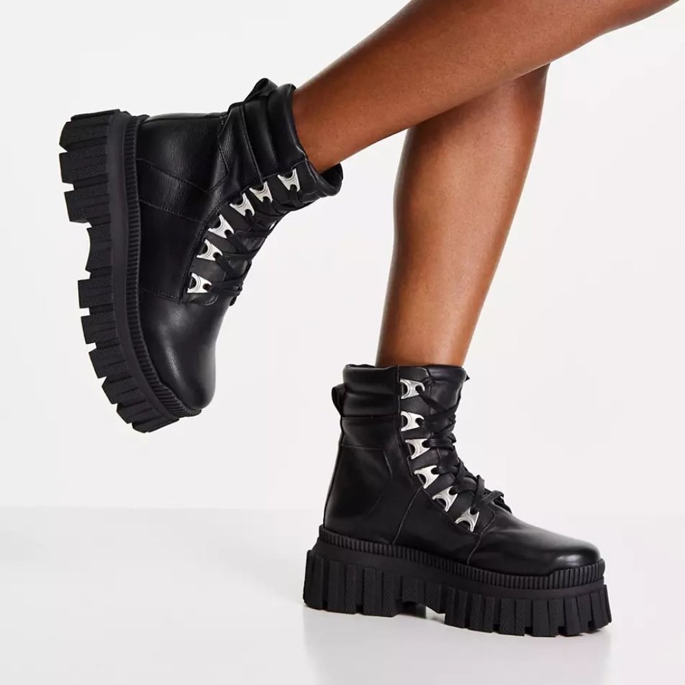 🌟SOLD🌟 ASOS DESIGN Aaron premium leather chunky hikers in black size US 6